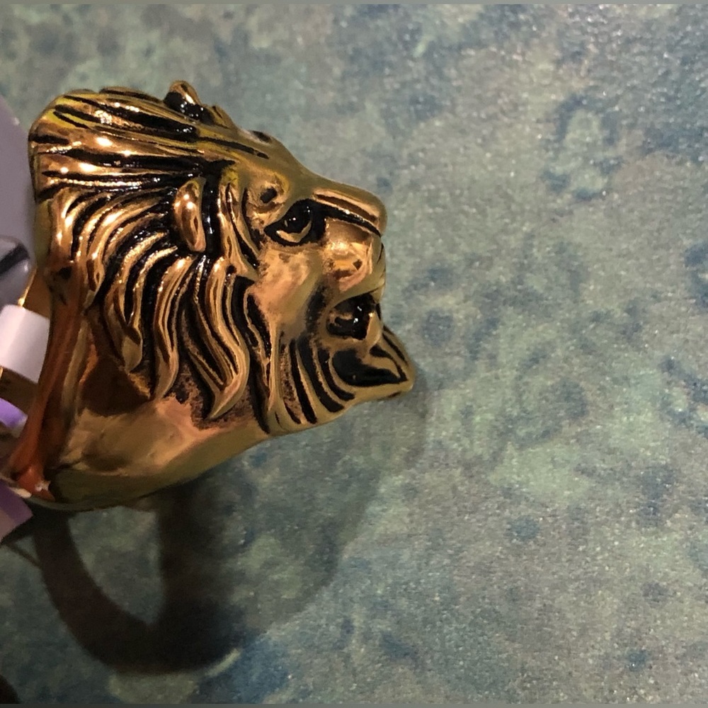Lion head men’s brass look ring size 10 brand new